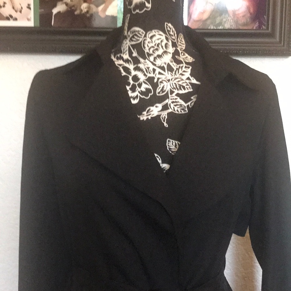 Light Weight Trench Coat - Picture 2 of 8